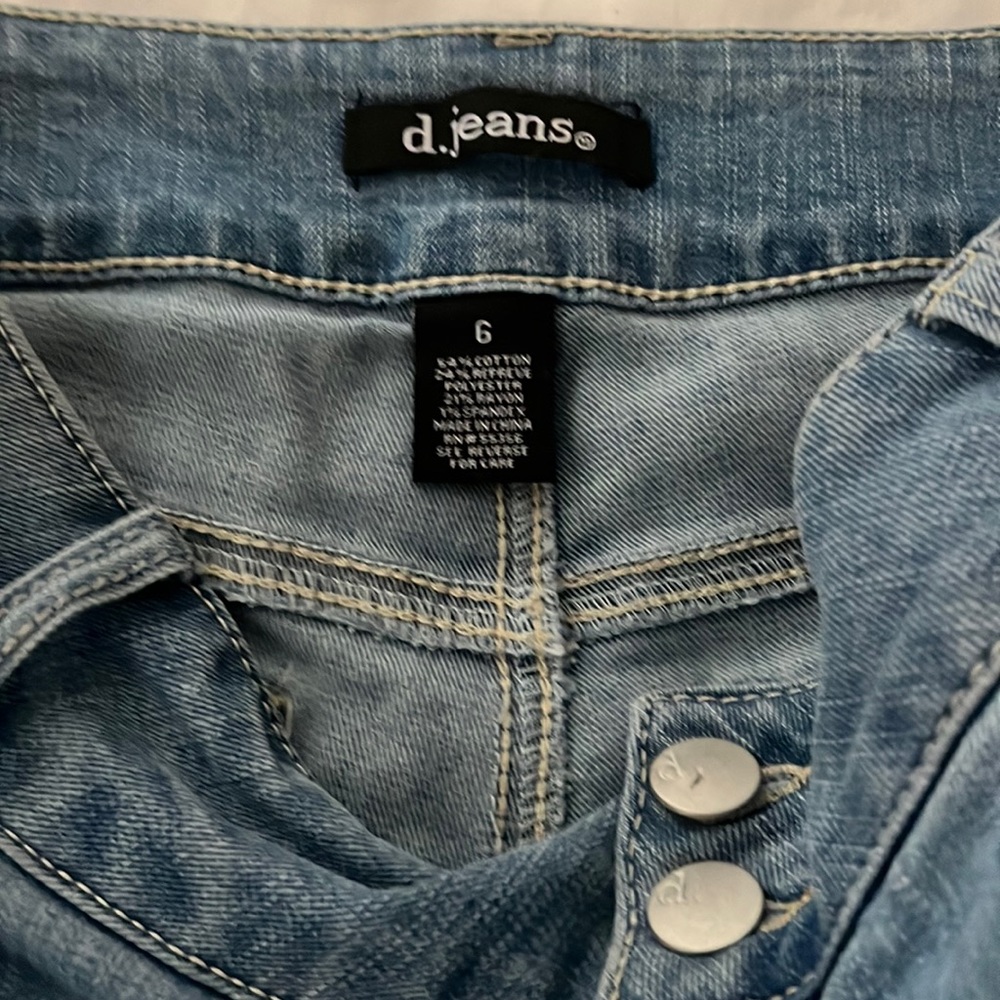 Size 6 Jeans! Trouser style